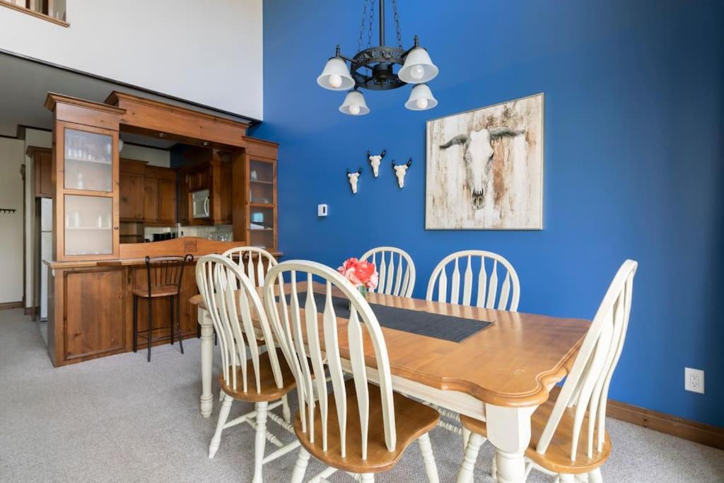 3 Bedroom On Golf Le Géant, Access In The Mountain * Mont-Tremblant